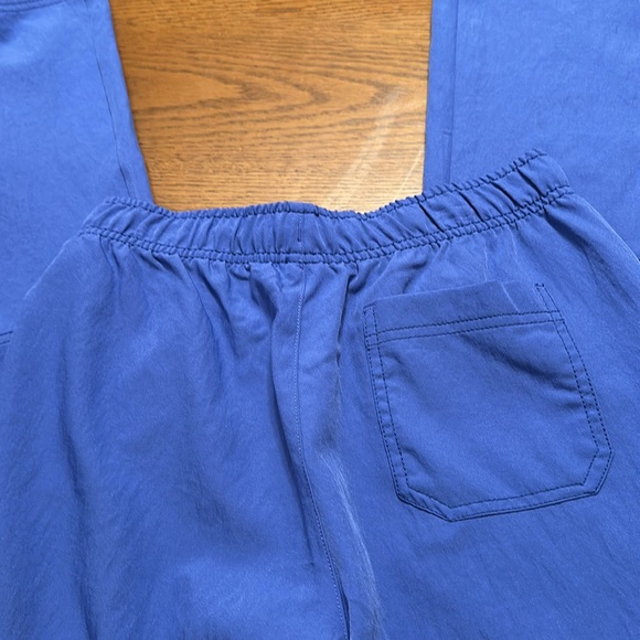 WonderWink style 5214 Spread Good Cheer Blue Scrub Pants size XS ~ like new ~ - Picture 5 of 5